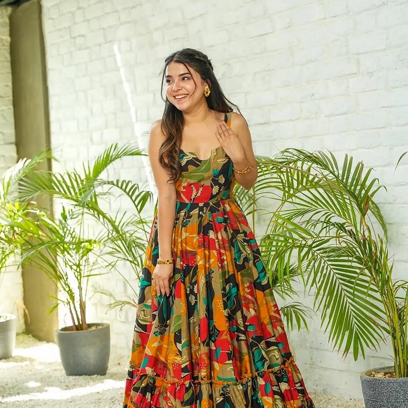 FULL-STITCHED LONG GOWN