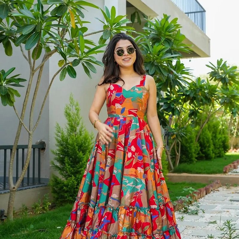 FULL-STITCHED LONG GOWN
