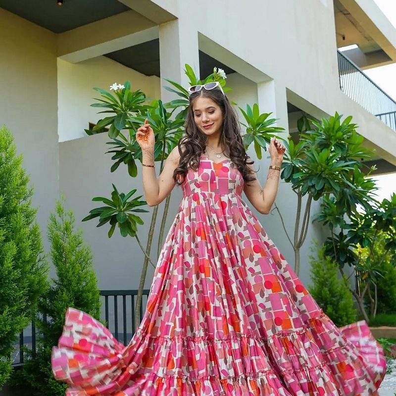 FULL-STITCHED LONG GOWN