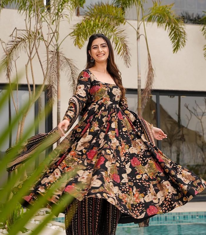 READYMADE GOWN