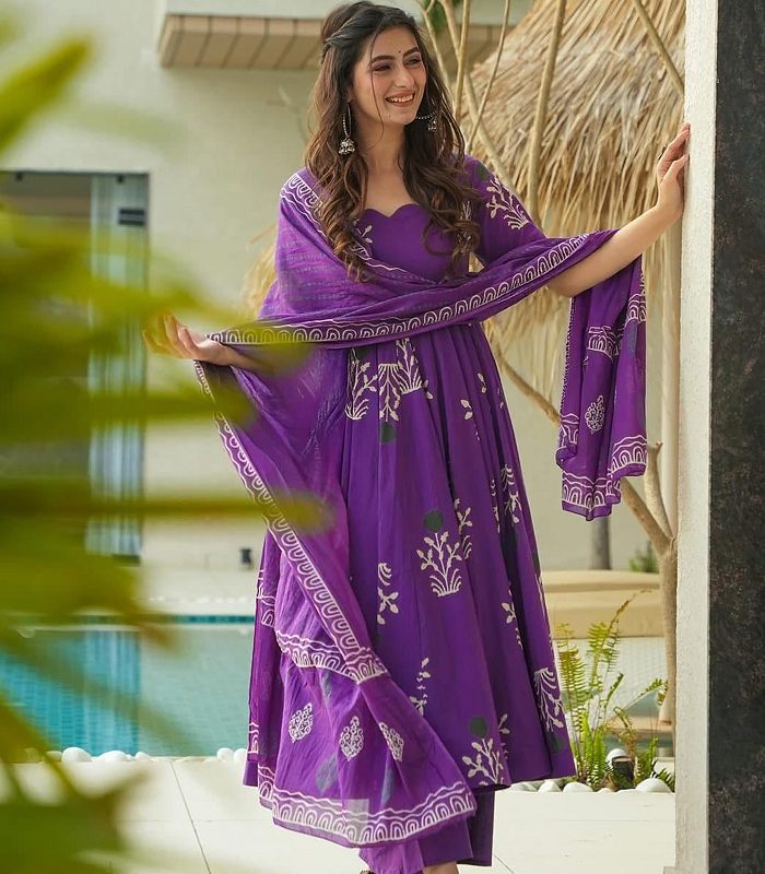 READYMADE GOWN
