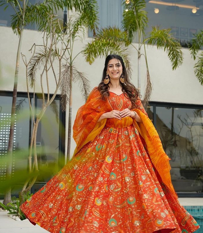 READYMADE GOWN